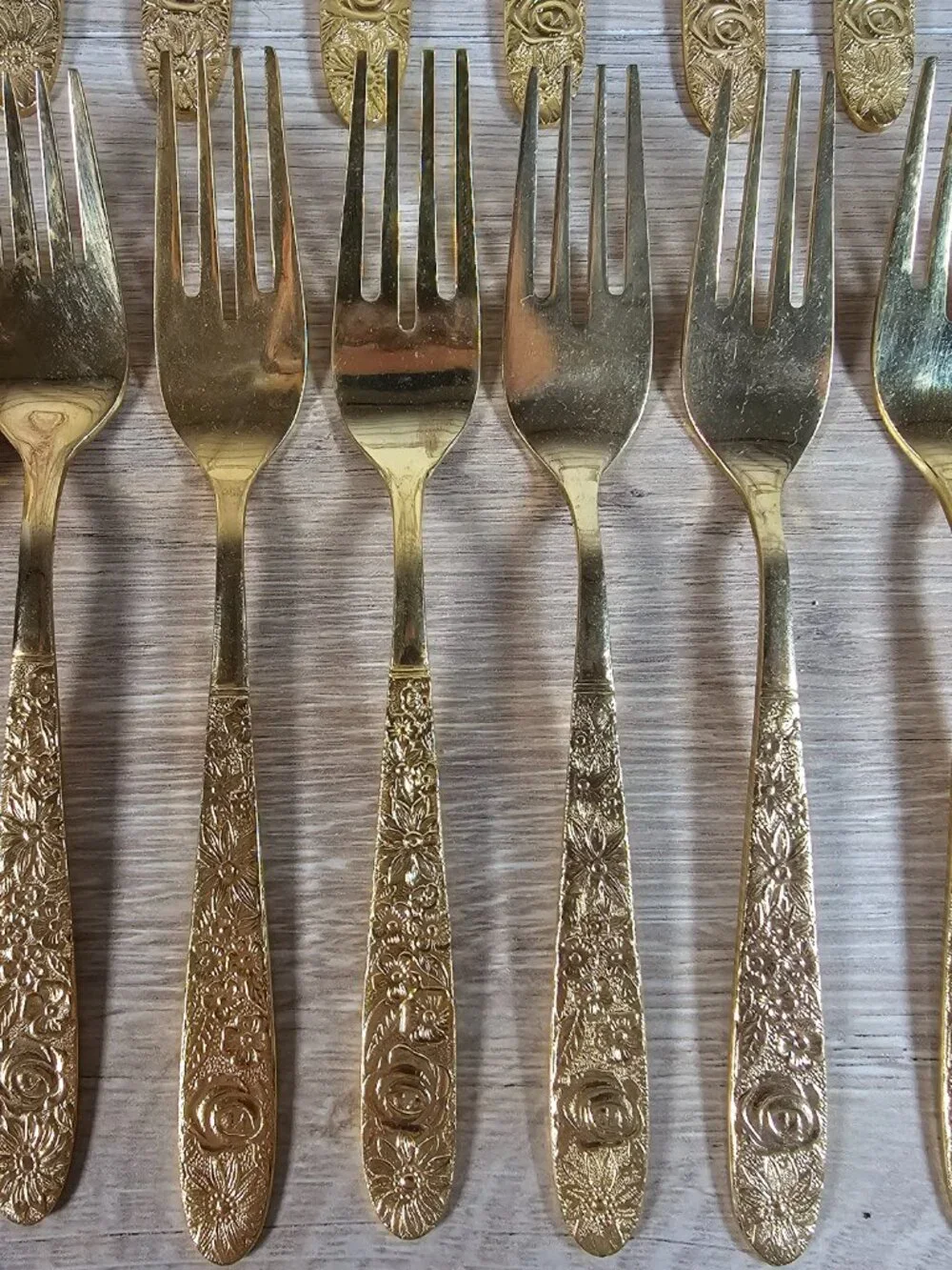 Stanley Roberts Gold Tone Stainless Flatware Lot of 21 Golden Bouquet Knives +